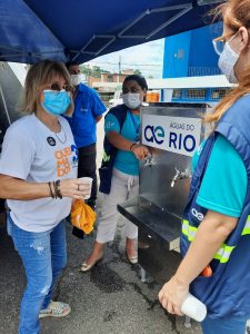 Moradores de Queimados visitam o espaço da Águas do Rio