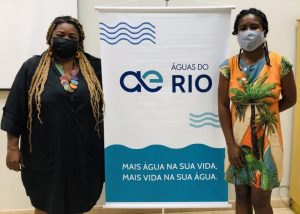 Yasmine, a esquerda, e Ana Beatriz ministram palestras na Águas do Rio