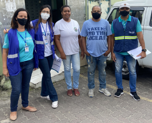 Nataly e Alexandre com equipe social da Águas do Rio