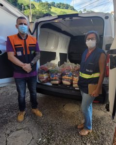 Entrega de donativos em Cordeiro