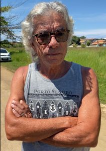 Carlos acompanha a chegada da água encanada no bairro