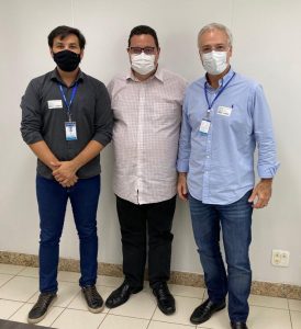 Diretor da Granado, ao lado de Vitor, a esquerda, e Fabriani