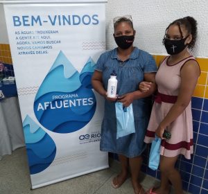 Andrea e a filha Thayla aprovam parceria com Águas do Rio